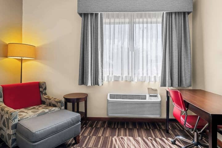 Room 19 of 28